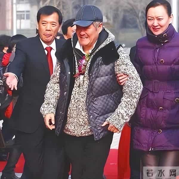 上亿身价难掩凄凉,赵本山近况曝光,断崖衰老认不出,儿女成心病
