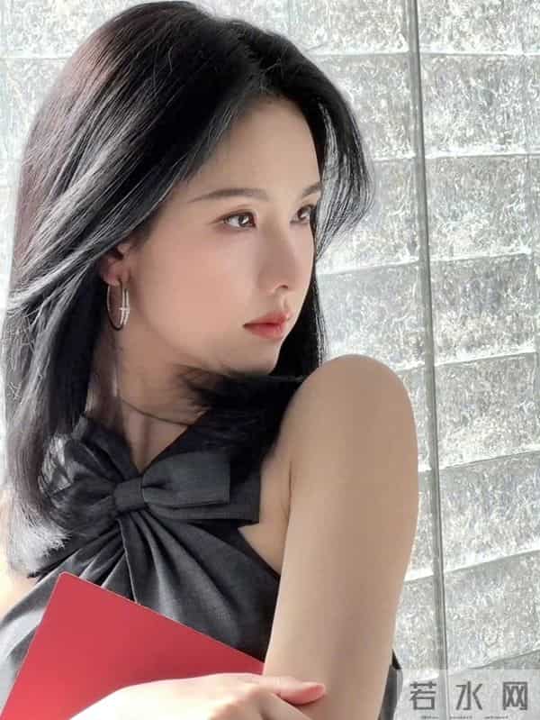 陈都灵小性感小妈级别