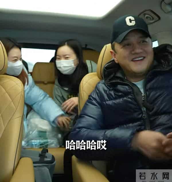 李亚鹏称自己是老丈人命，去成都看“第四个女儿”，评论区惹人泪