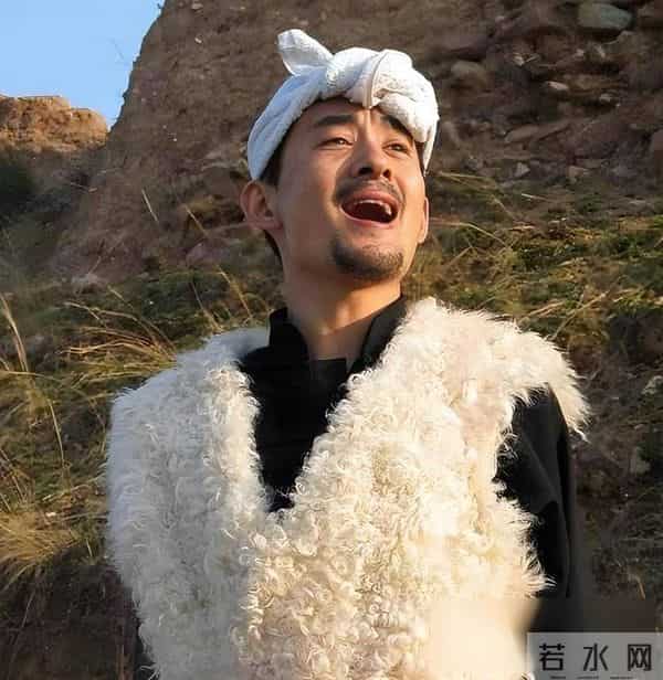 事实证明，"消失"9年的歌手阿宝，早就走上了一条"不归路"