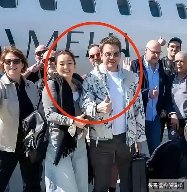 恩爱了6年,76岁的法国老公衰老萎缩,59岁的巩俐正绚烂如花