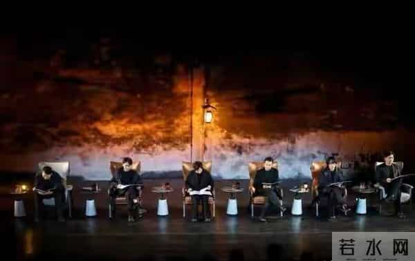 何炅黄磊话剧杀疯了!《向往的生活》后再合体,舞台封神看哭全场