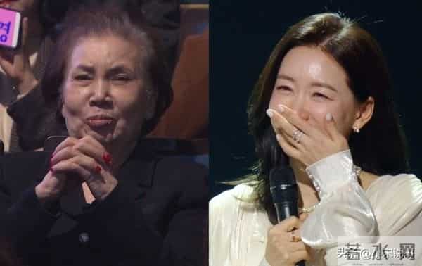 韩国女星当众泪流成河,自曝母亲患有痴呆症:多希望她能认出我!