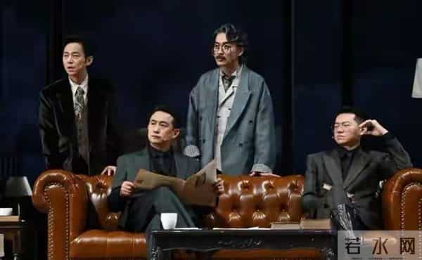 何炅黄磊话剧杀疯了!《向往的生活》后再合体,舞台封神看哭全场