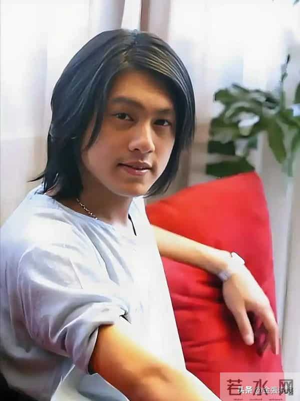 F4踢出局，老婆撕碎体面，"不合群"的朱孝天为自己的言行买了单