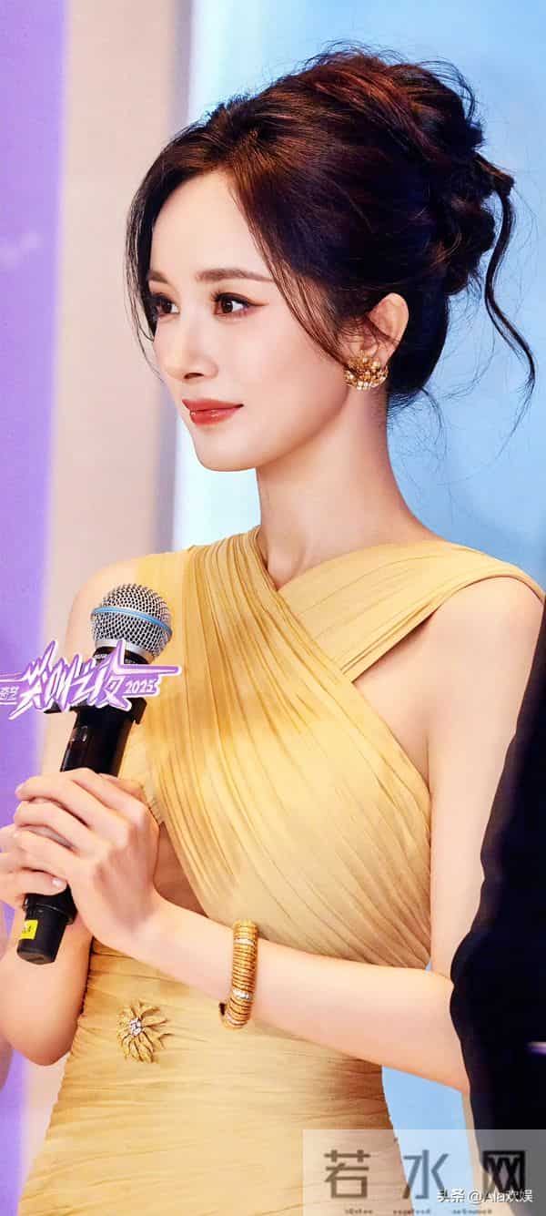 杨幂绝美壁纸-这个挥手有点意思