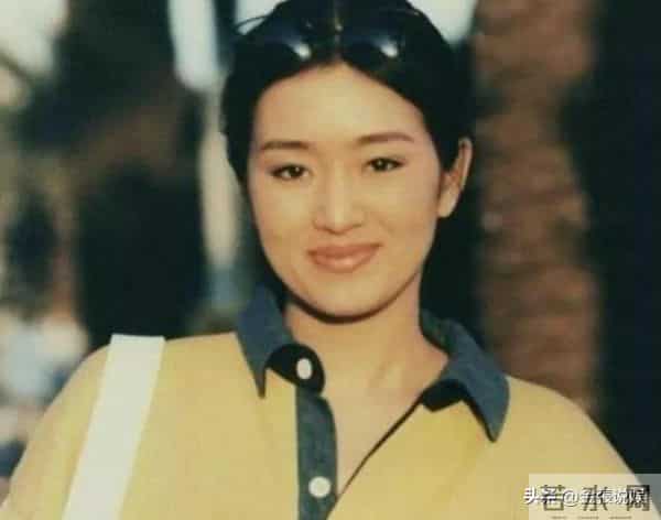 恩爱了6年,76岁的法国老公衰老萎缩,59岁的巩俐正绚烂如花