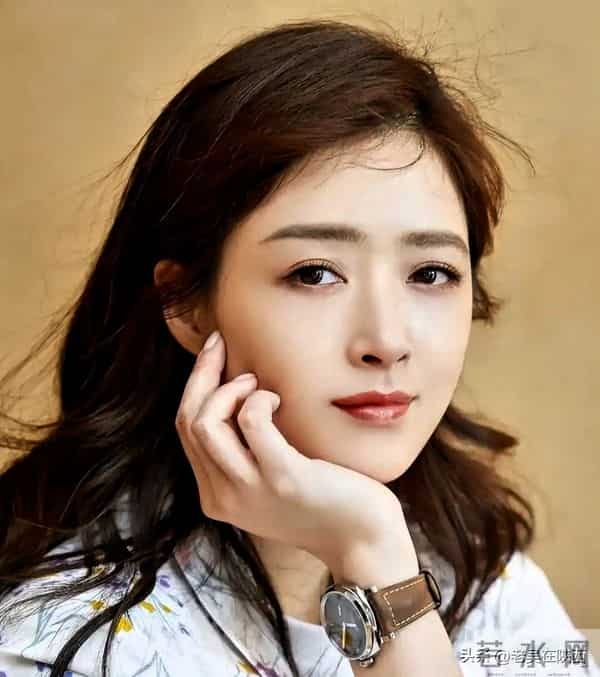 昔日恋情无疾而终，他转身娶小5岁同门师妹，夫妻携手红透荧屏