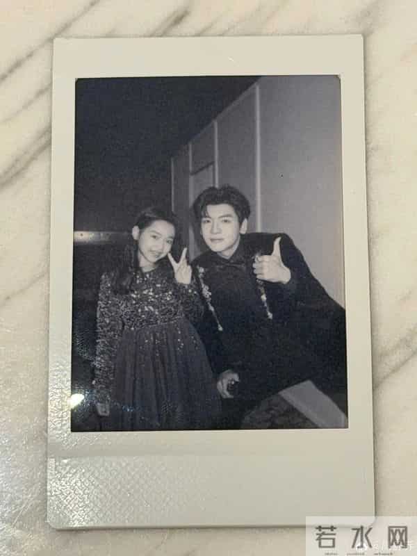 董璇9岁女儿小酒窝现身尖叫之夜!和“17位”顶流亲密合影 太爽了