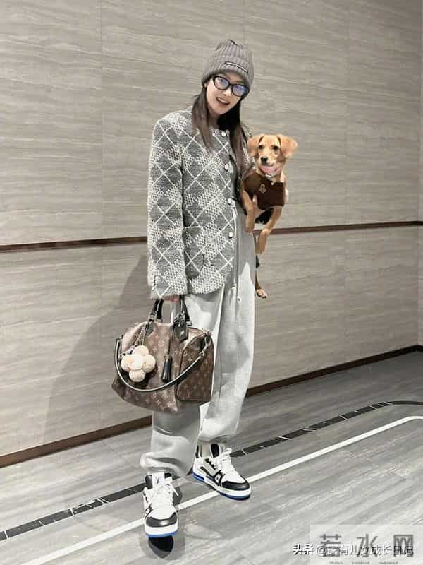 秋冬宋茜“酷飒松弛感+轻奢细节”万能穿搭｜皮革外套+豹纹裤