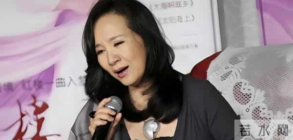 原来早已不是中国籍？事业巅峰远赴美国，被老外抛弃晚年回国