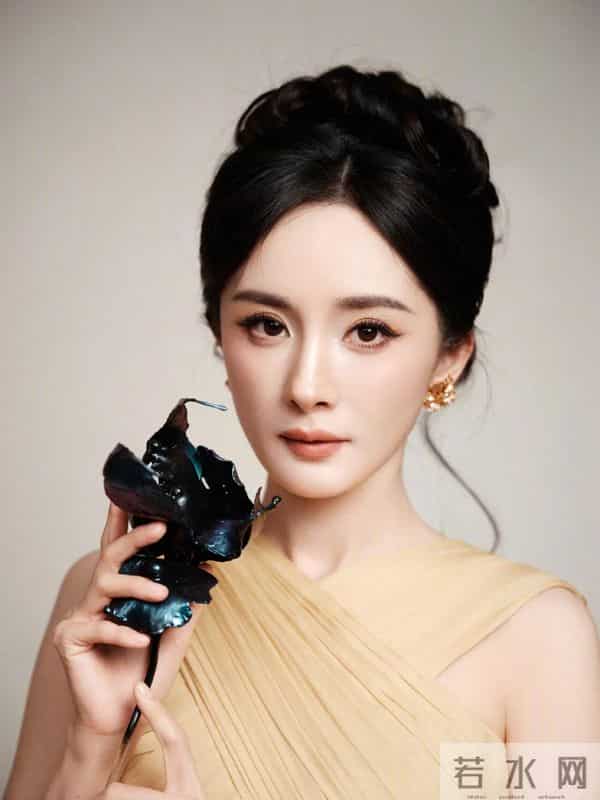 杨幂 [哇R][哇R]真的是太美了，不是我想多发啊，是真的忍不住啊。