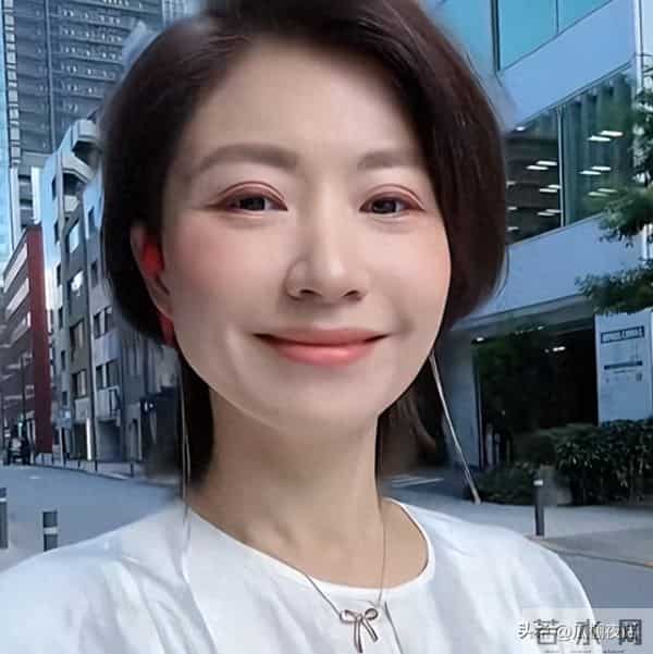 28岁从央视辞职，39岁全家移居日本，如今已经43的她后悔吗