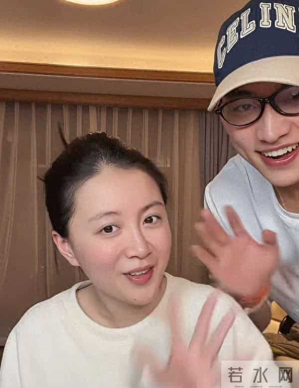 李嘉格自曝主动追求小11岁男友,爽文剧本才刚刚开始,前夫破防?