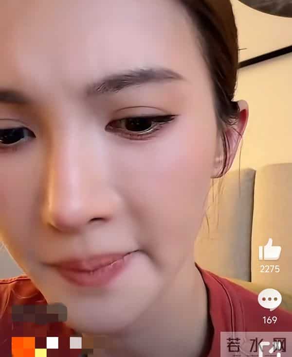 太尴尬！金晨回应医美热搜，直言自己化妆太难看，却难掩嘴歪事实