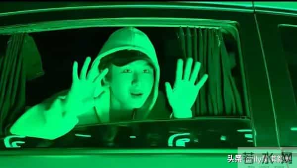 成毅会不会好奇昨天是什么日子,为什么果果们都来横店看他了呢?