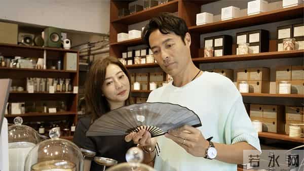 前TVB男星与妻高调放闪!不介意对方曾结婚生子,更视继女为己出