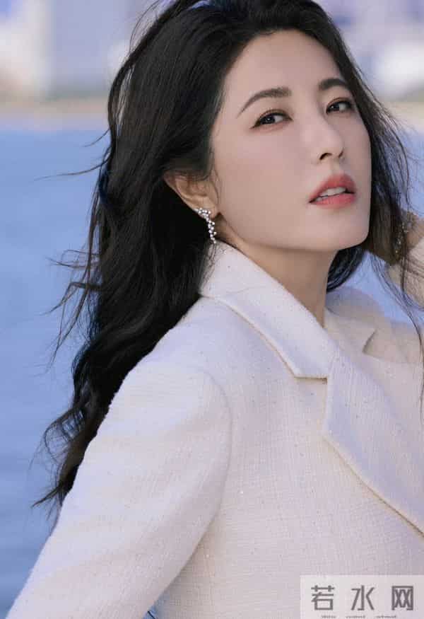 曾黎温婉明媚，岁月不败美人