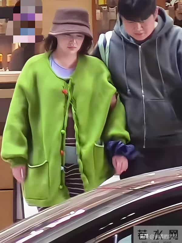 37岁阚清子孕晚期状态刷屏，孕反重到走路要人扶，让人心疼