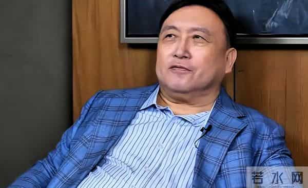 王晶捅破32年谎言！陈百强早逝真因曝光，何超琼背了这么久的锅？