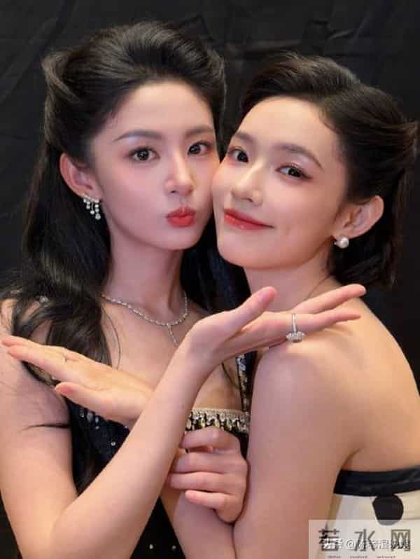 红毯秒变菜市场!穿秋裤摔跤,瘦成竹杆儿,还有人成“背锅侠”