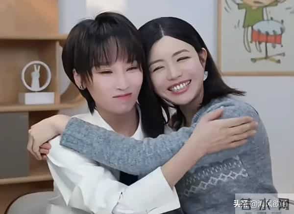 陈妍希儿子8岁1米5长相随爹，高冷范儿遇上谢楠儿子自来熟笑不活