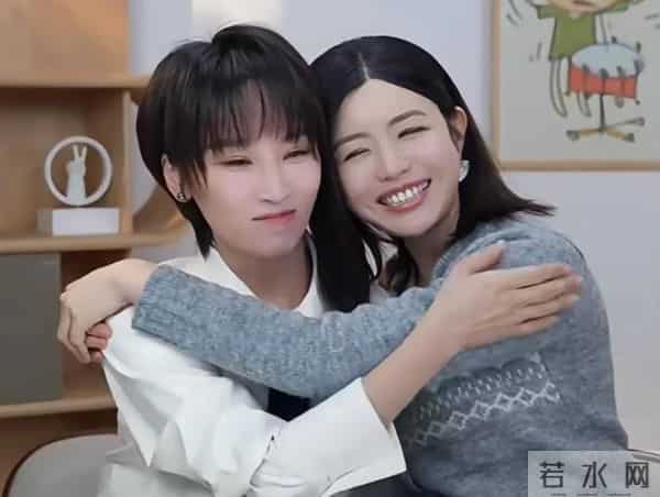 陈妍希和谢楠带娃看演唱会！7岁吴所惧环抱8岁小星星，高冷似陈晓