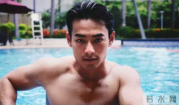 好惨！香港知名男星在街上无人认识，因拍限制级影片红极一时