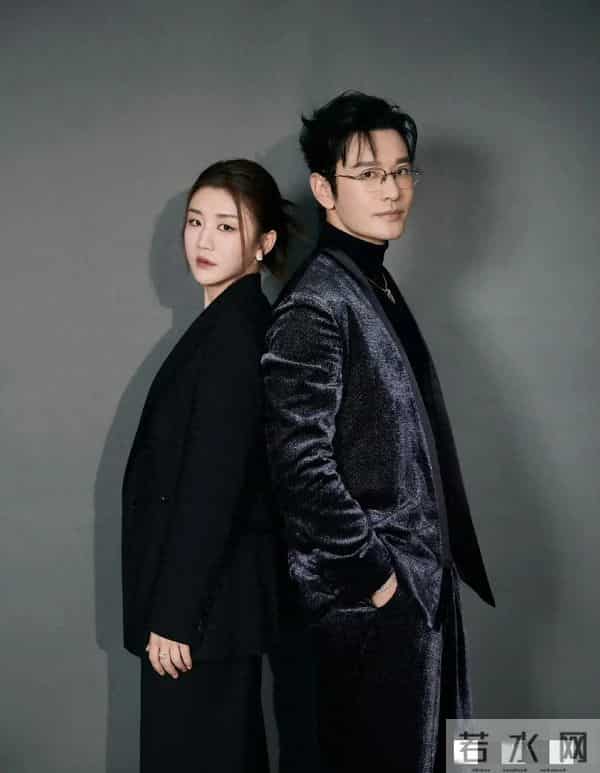 陈梦发布和表哥黄晓明合照配文：这不巧了，酷妹碰到了帅帅的哥！