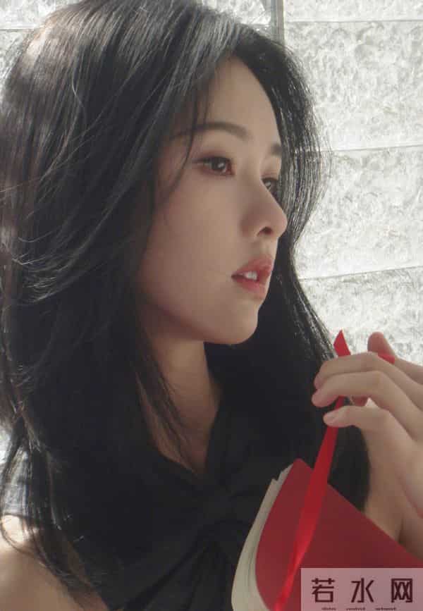 陈都灵小性感小妈级别