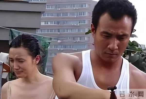 官媒发文，高调官宣45岁宋佳喜讯，她让整个娱乐圈刮目相看