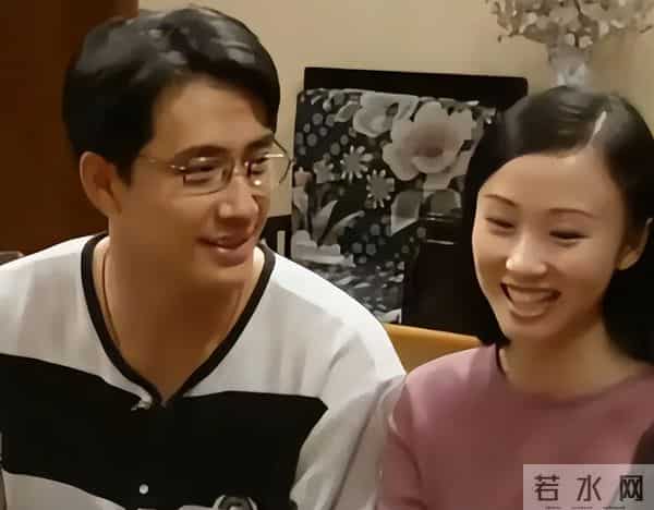 偷鸡不成蚀把米，以为能"毁掉"保剑锋，不料自己先被扒了底朝天