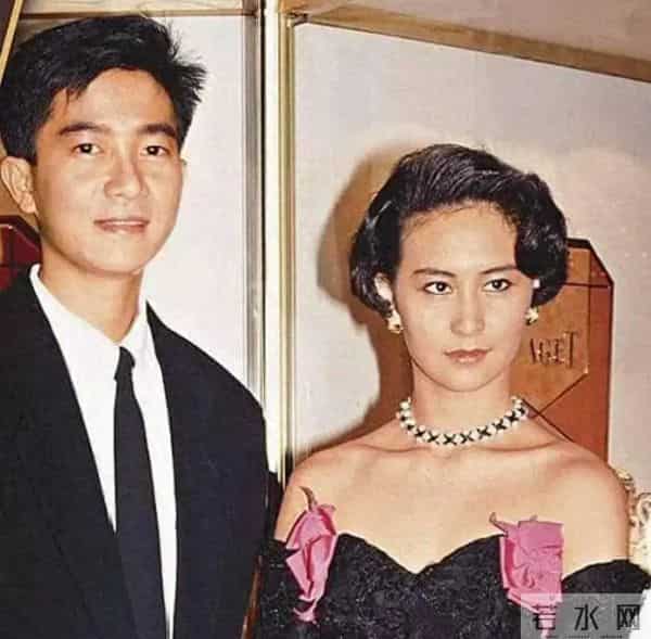 王晶捅破32年谎言！陈百强早逝真因曝光，何超琼背了这么久的锅？