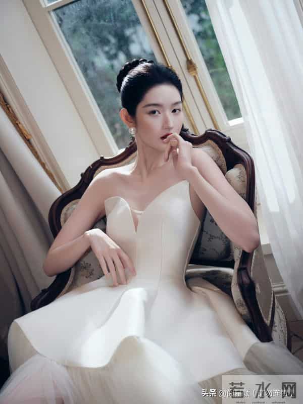 王玉雯 奶呼呼的小脸 逆天长腿 清纯灵动的美令人浮想