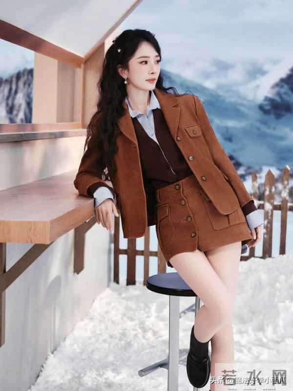 被杨幂今晚学姐造型硬控