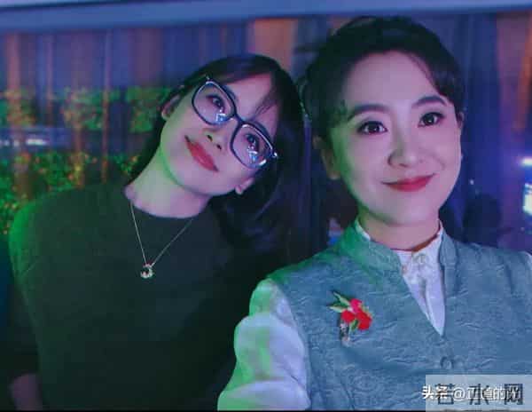 王冰冰面相变了 果然央视镜头才最能拍出自然美 和尼格买提看演唱会