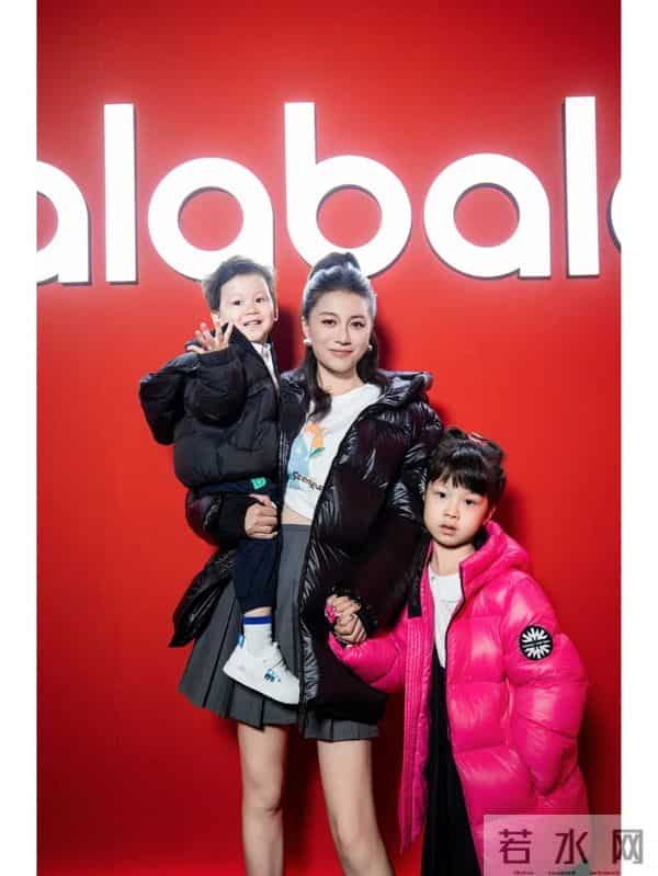 李嘉格官宣“姐弟恋”后续，前夫深夜发文已破防，评论区一片嘲讽