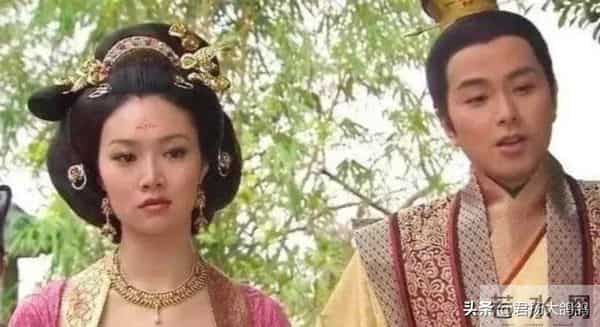 离开黄有龙后，她转身嫁给富豪，四年连生三娃，43岁深陷抑郁症