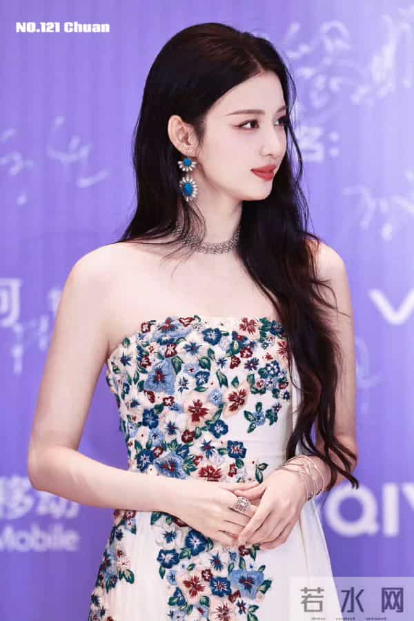 王楚然，咋拍的这么胖