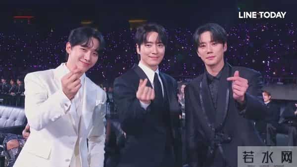 AAA完整得奖名单!IU抱走本届最大奖 李ㄐㄩㄣˋ三帅同框掀高潮