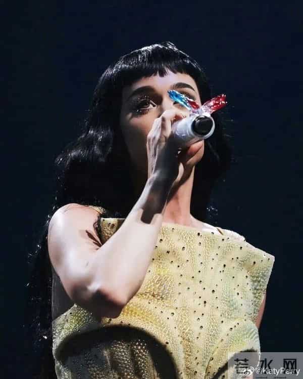 天后歌手官宣恋情!