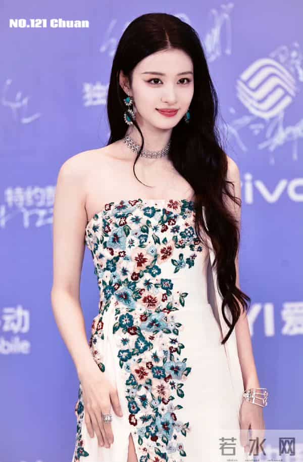 王楚然，咋拍的这么胖