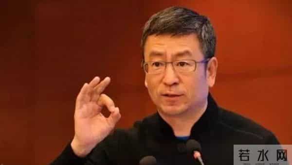 成于嘴败于嘴，从"央视一哥"到"跌落神坛"，白岩松活成了"笑话"