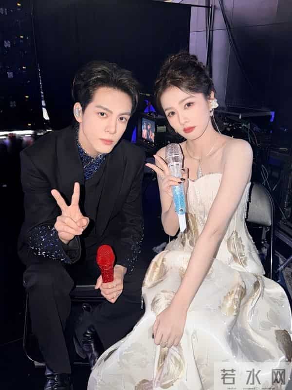 白鹿编辑记录曝光上热搜,曾舜晞回应:你看看是这张吗?