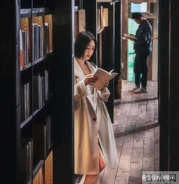 秦岚46岁嫩回少女!穿搭秘诀公开,学到就是赚到!