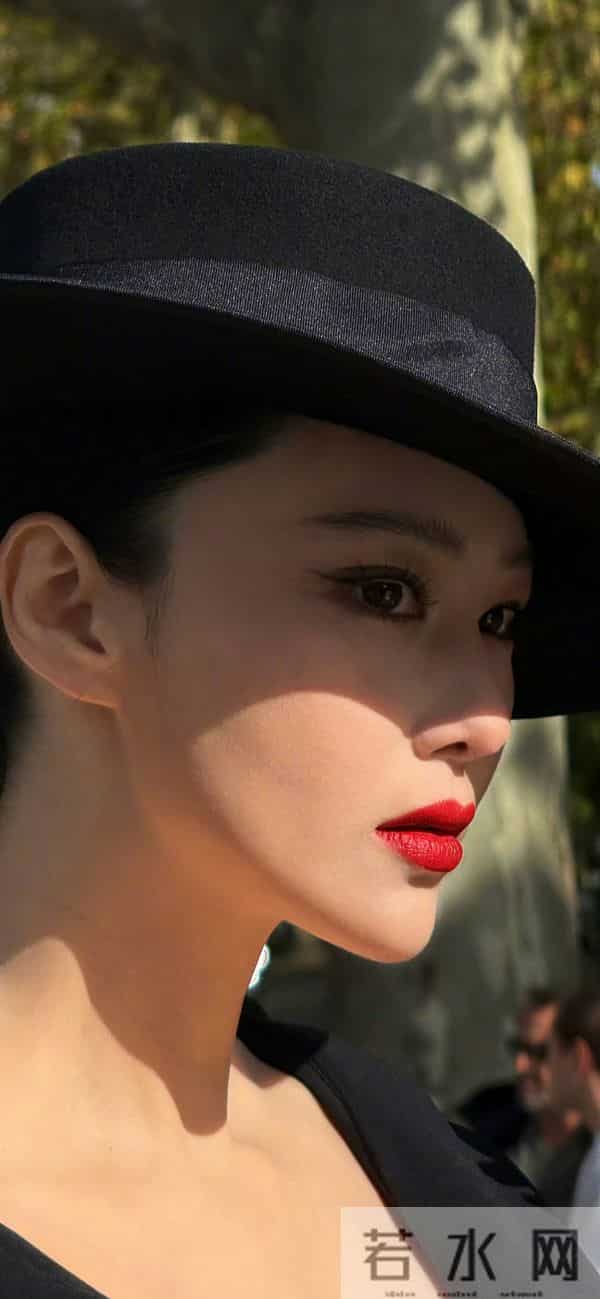 张馨予烈焰红唇酷飒女主