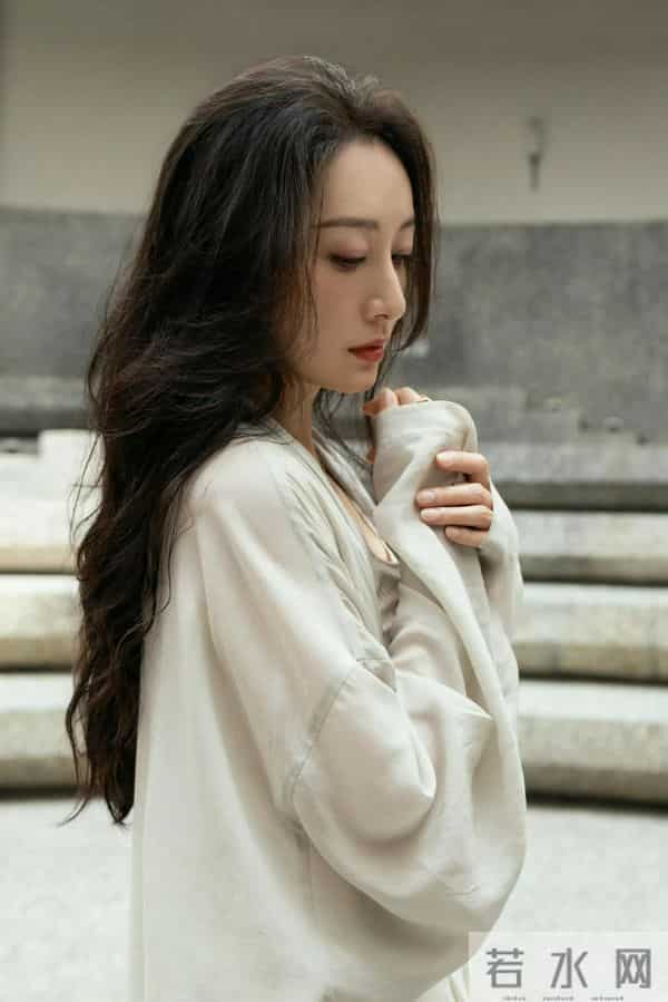 董维嘉性感迷人