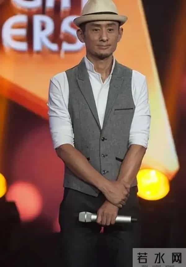 事实证明，"消失"9年的歌手阿宝，早就走上了一条"不归路"