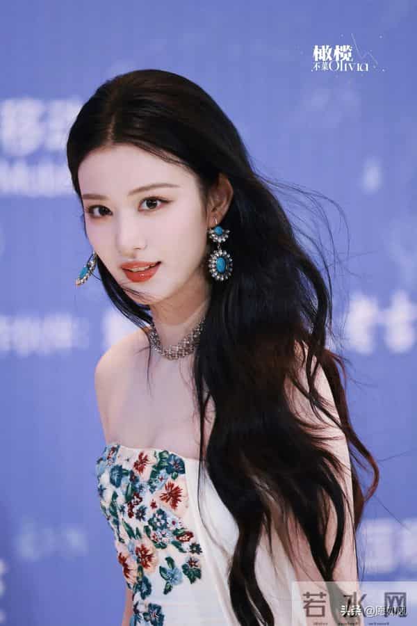 尖叫之夜这一晚，独独被赵今麦和王楚然惊艳，大气且明媚