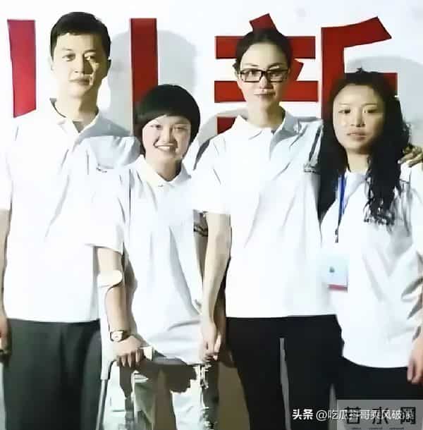 泪目！李亚鹏隐藏款女儿曝光，一句：这些年你不容易，走心了